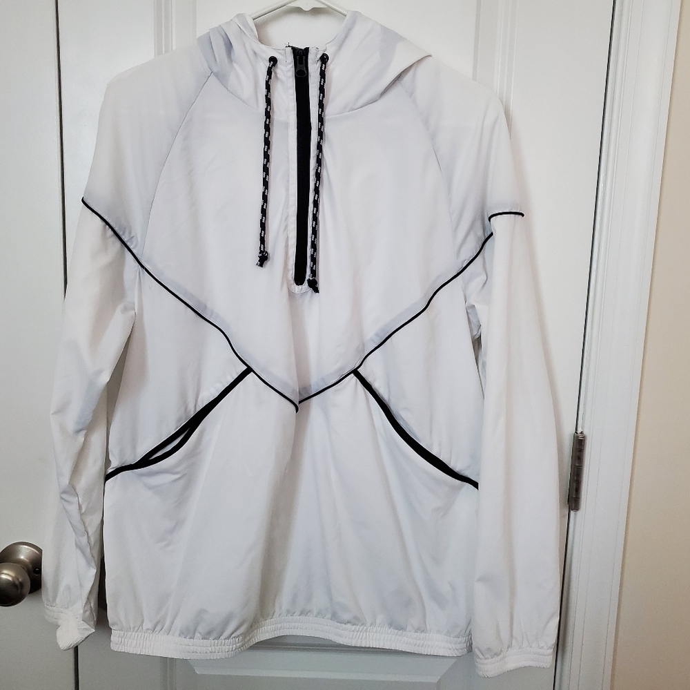 Women's windbreaker
